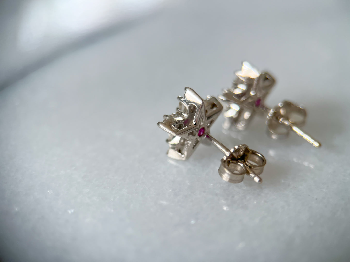 Natural Diamond Star 18k White Gold Stud Earrings