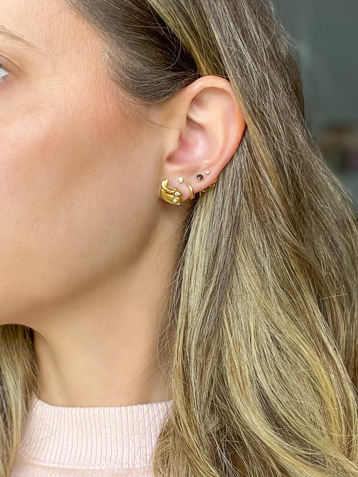 Vintage 14k Yellow Gold Arrows with CZ Earrings