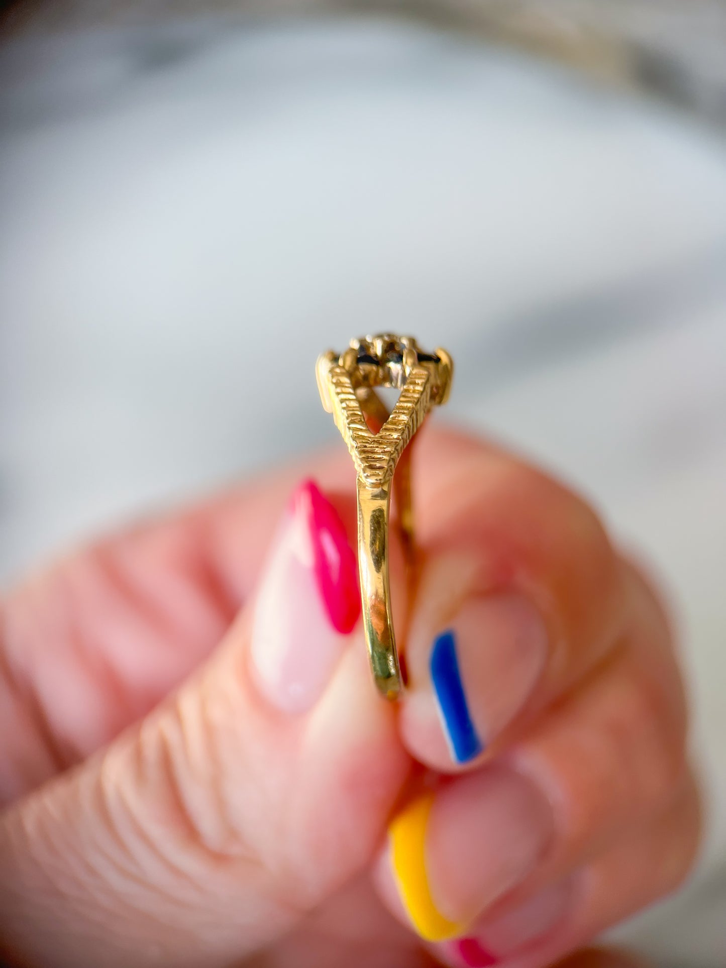 Vintage Natural Sapphire and Diamond Flower 9k Yellow Gold Ring