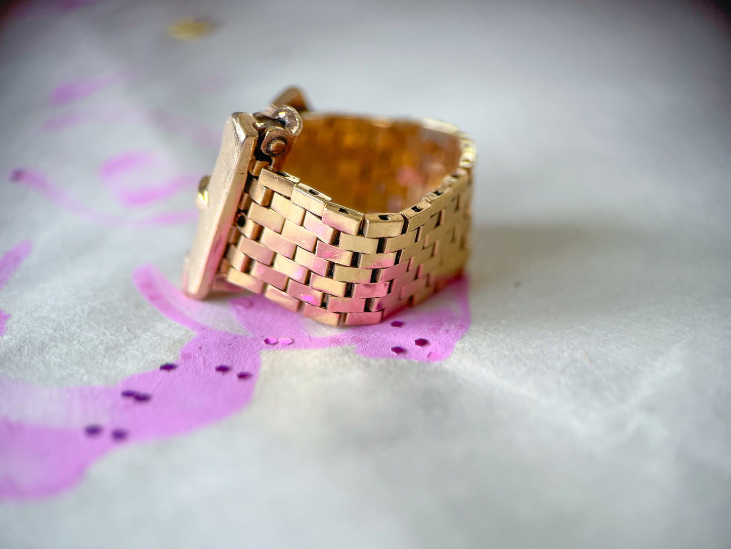 Vintage Panther Chain Flex 14k Yellow Gold Band Ring with Buckle