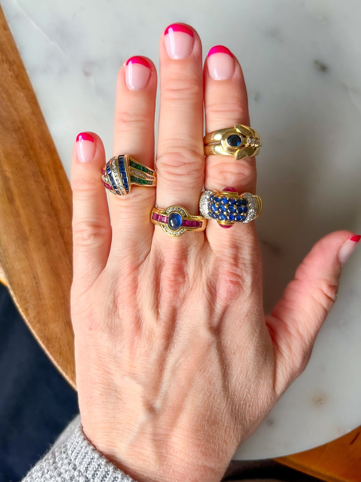 Vintage Cabochon Sapphire Dome 18k Yellow Gold Ring, circa 1990s