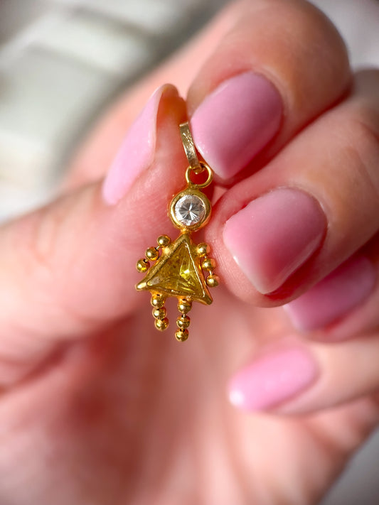 Vintage Light Green Girl Birthstone 14k Yellow Gold Charm