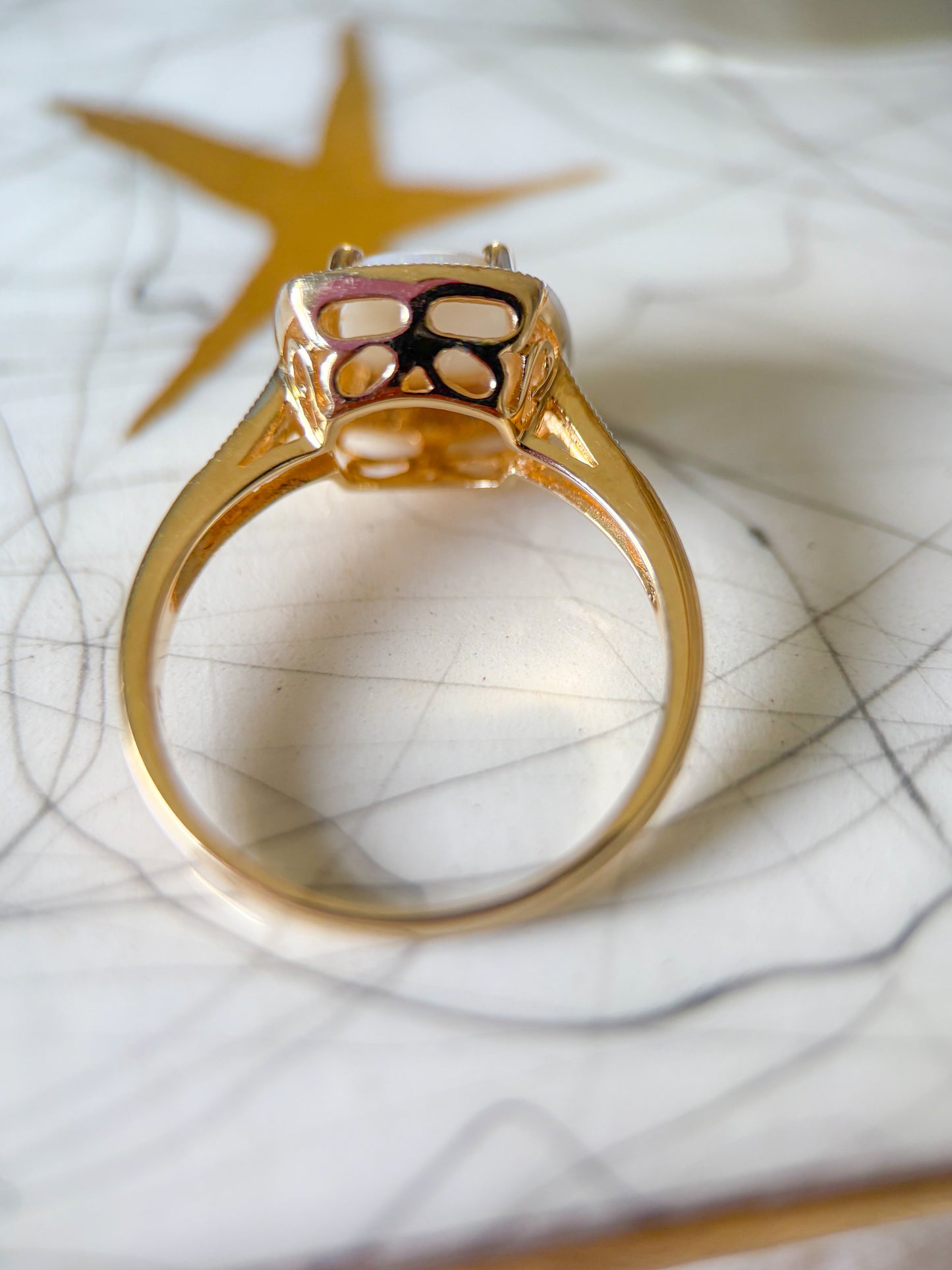 Vintage Opal and Natural Diamonds 14k Yellow Gold Ring