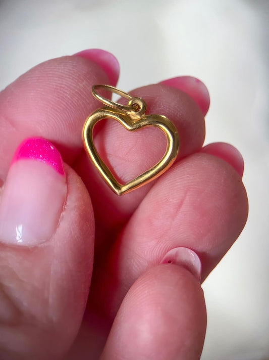 Vintage Open Heart 18k Yellow Gold Charm