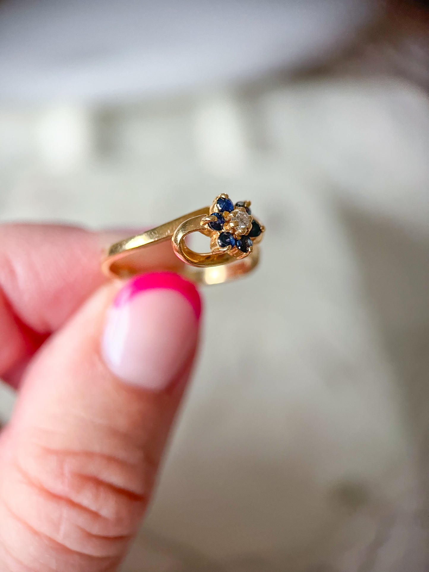 Vintage Natural Sapphire and Natural Diamond Flower 14k Yellow Gold Ring