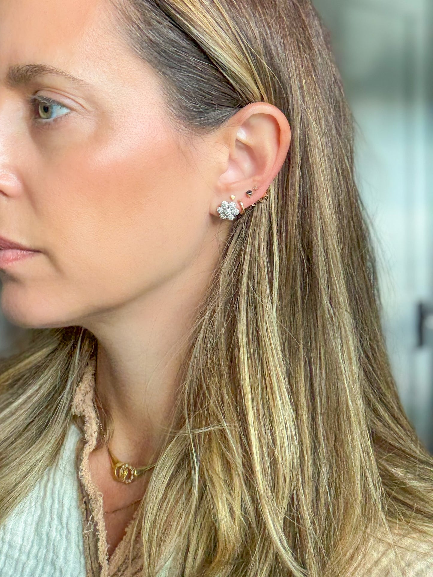 Vintage Natural Diamond Flower 14k Yellow Gold Stud Earrings