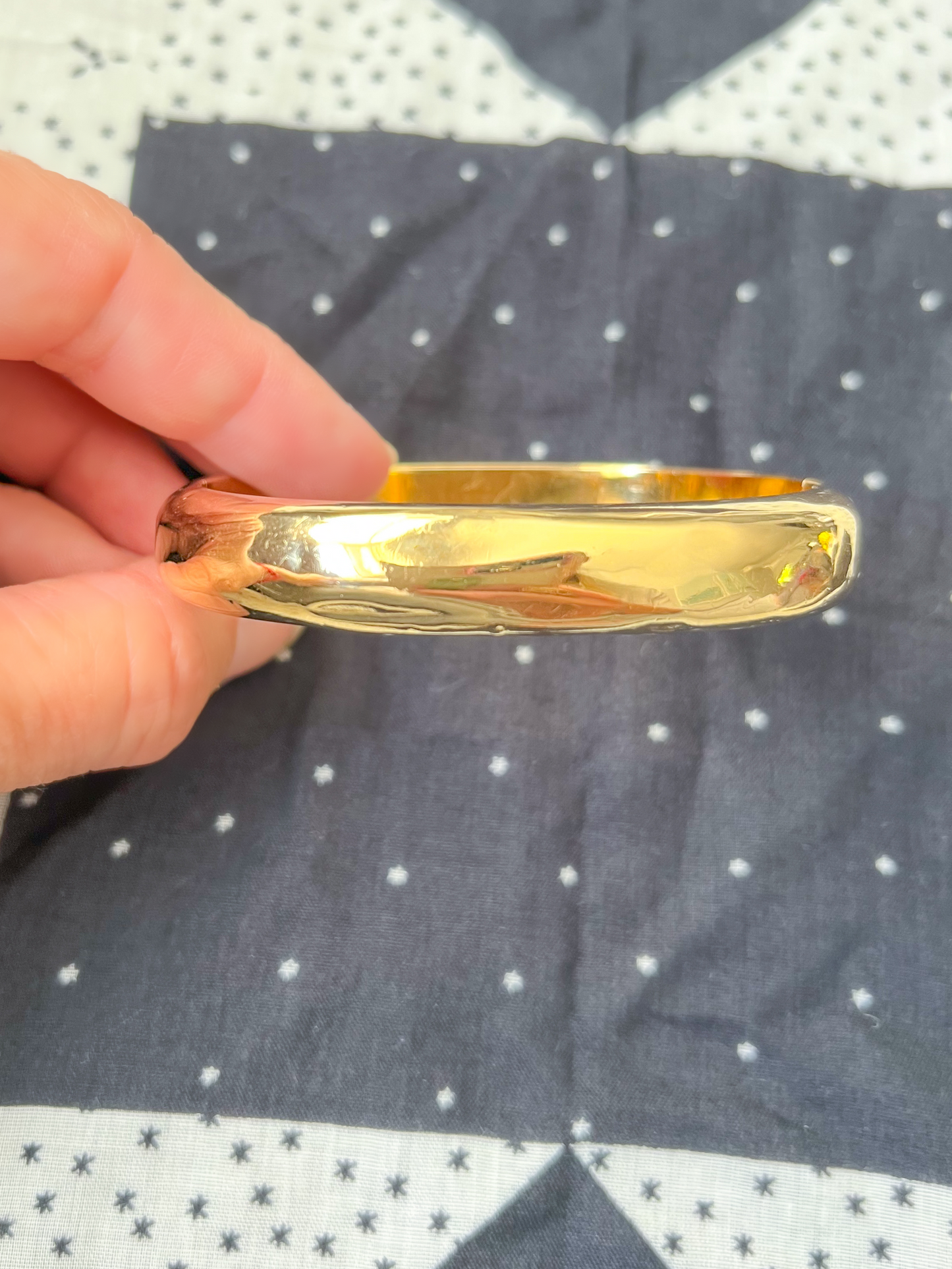 Vintage Wavy 14k Yellow Gold Bangle - Circa 1980s