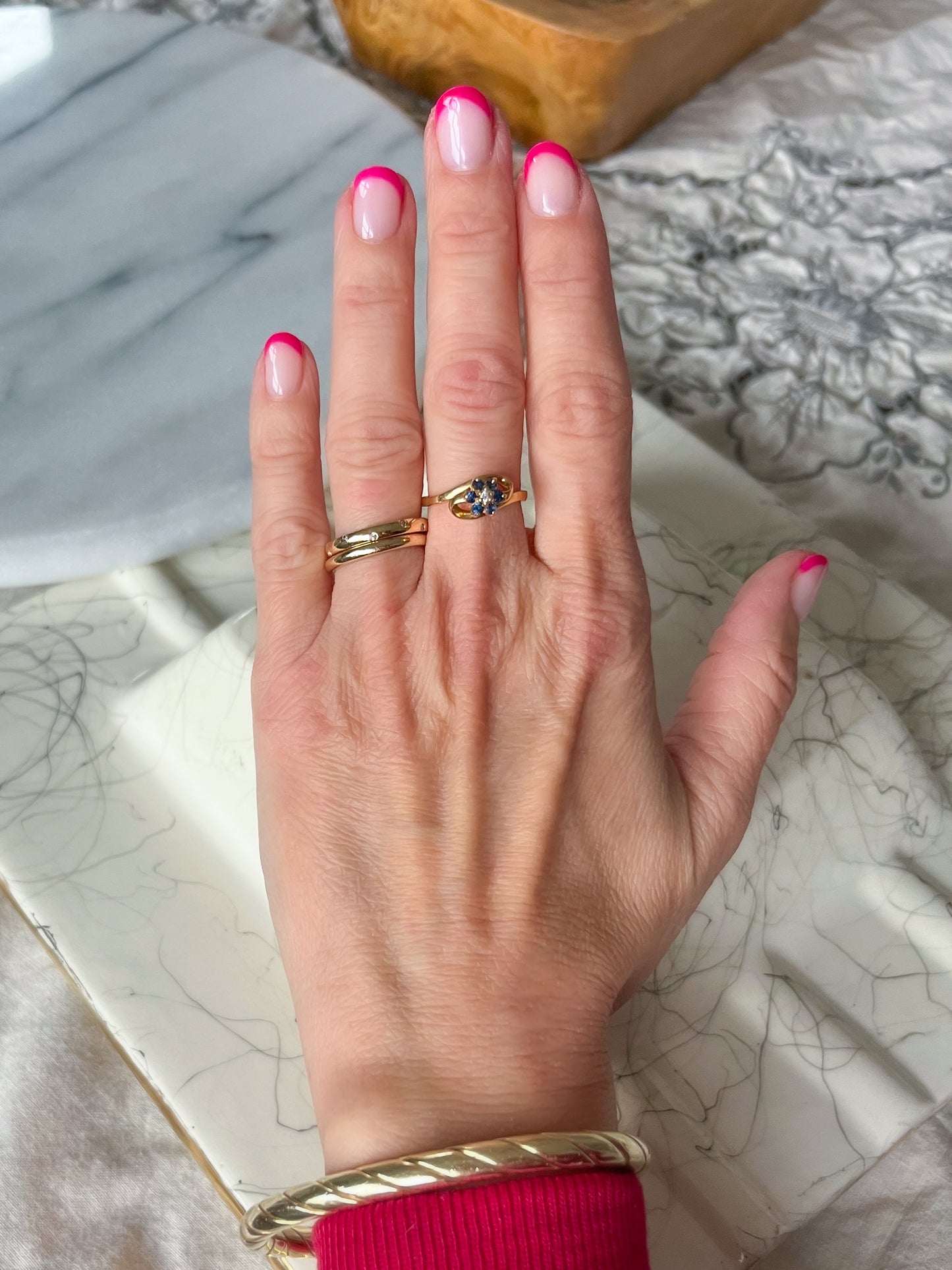 Vintage Natural Sapphire and Natural Diamond Flower 14k Yellow Gold Ring