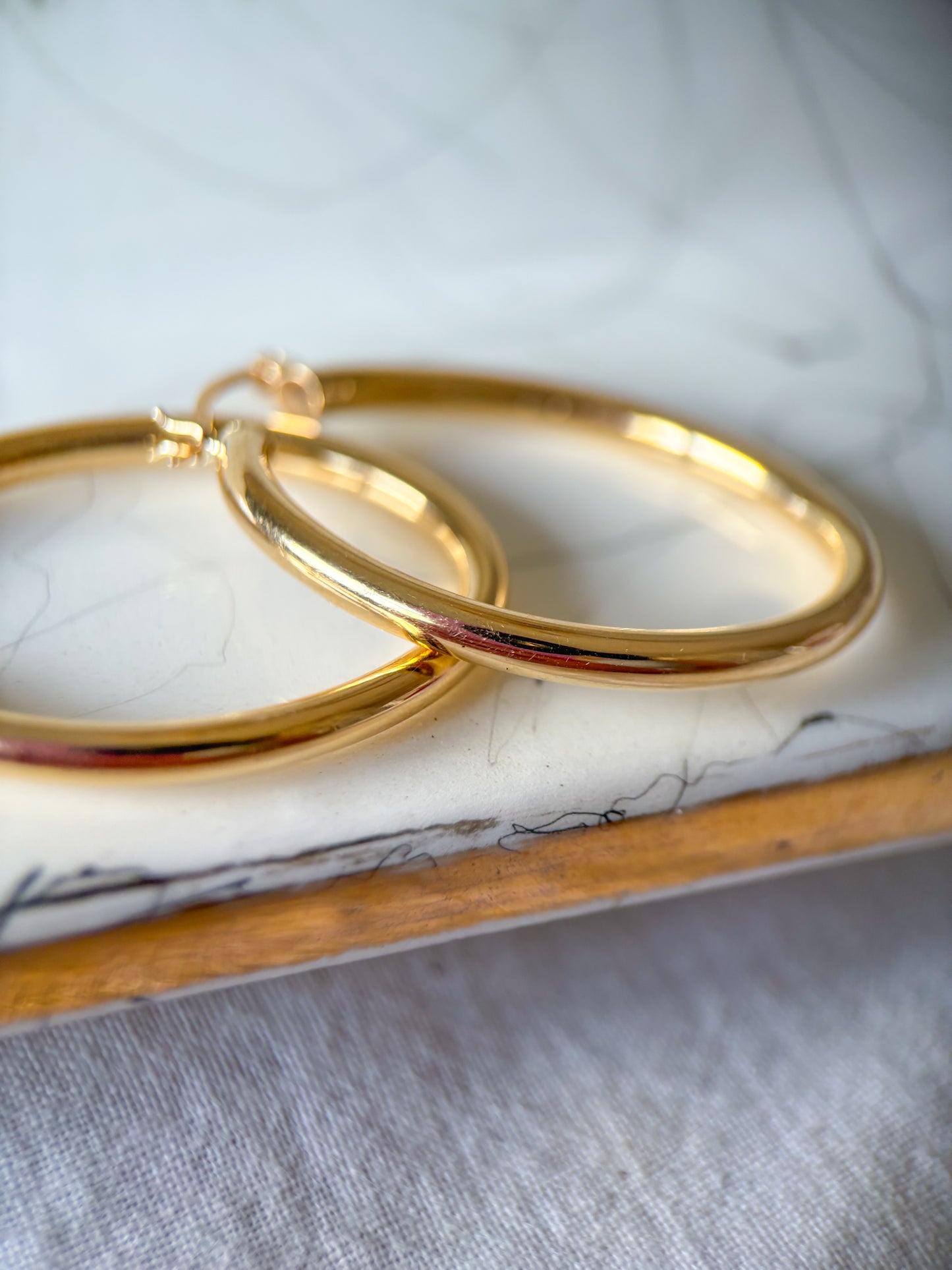 Vintage Oval Tube Hoop 14k Yellow Gold Earrings