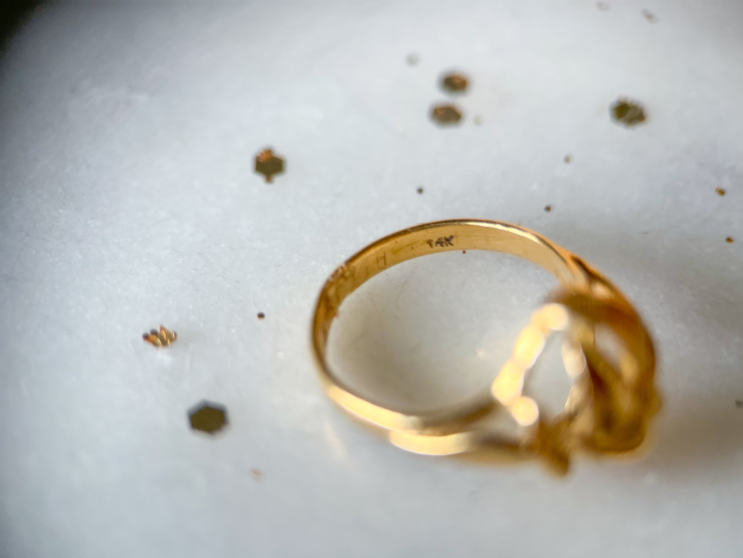 Vintage Leaf Motif 14k Yellow Gold Ring