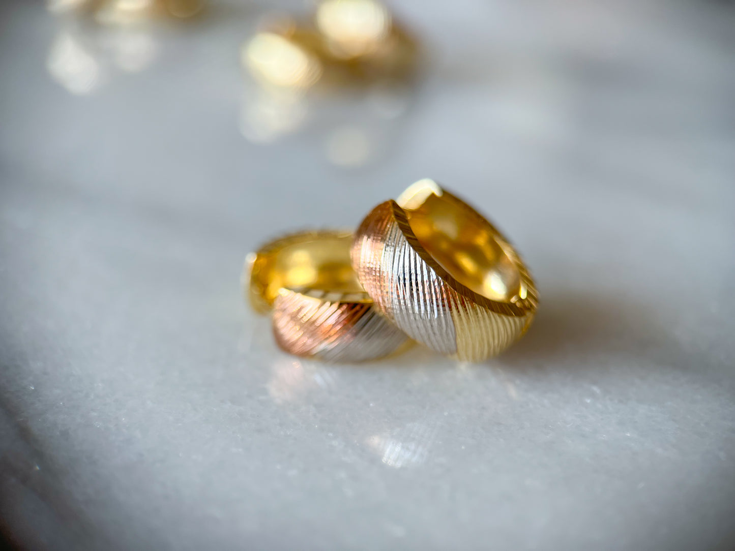 Tri color diagonal diamond cut