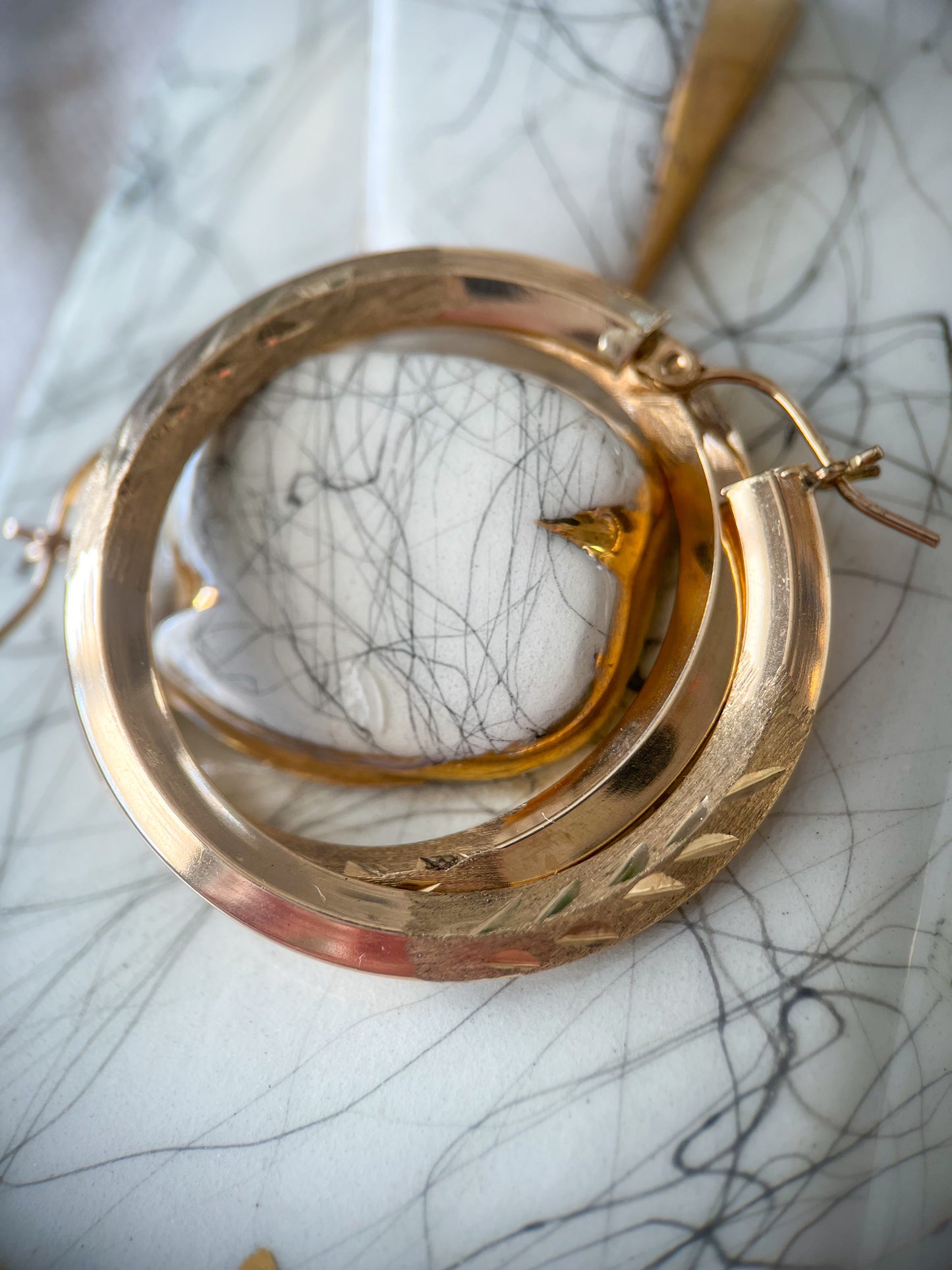 Vintage Floral Faceted Tube Etched 10k Yellow Gold Hoop Earrings