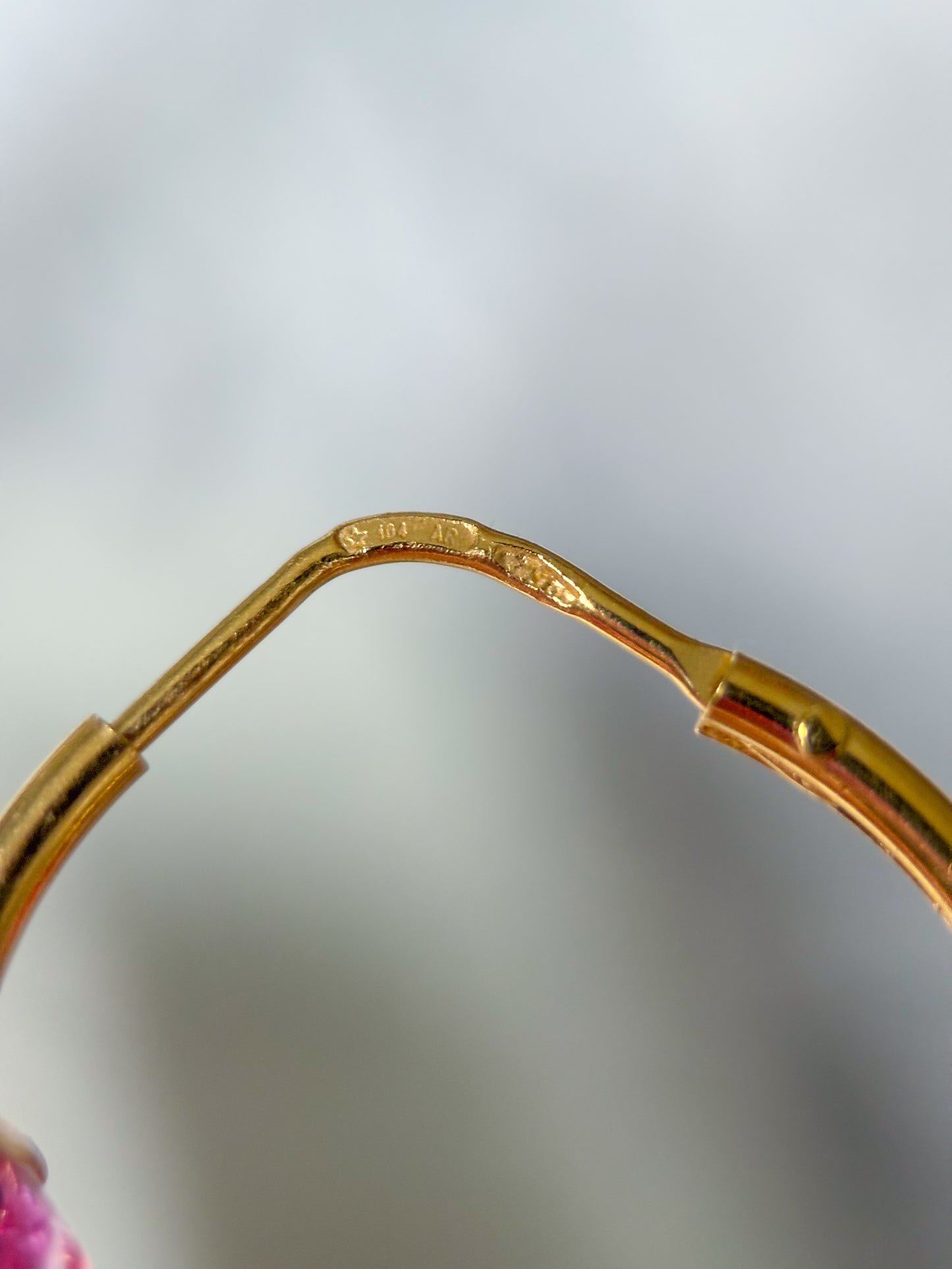 Vintage 18k Yellow Gold Thin Tube Hoops with Pink Heart Stones