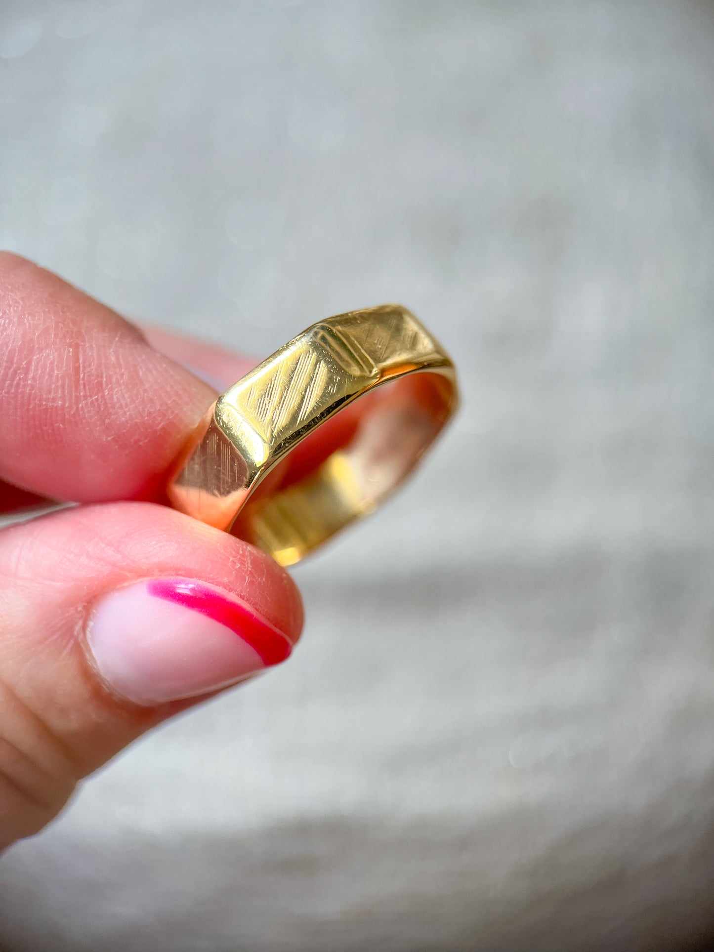 Vintage 14k Yellow Gold Etched Band