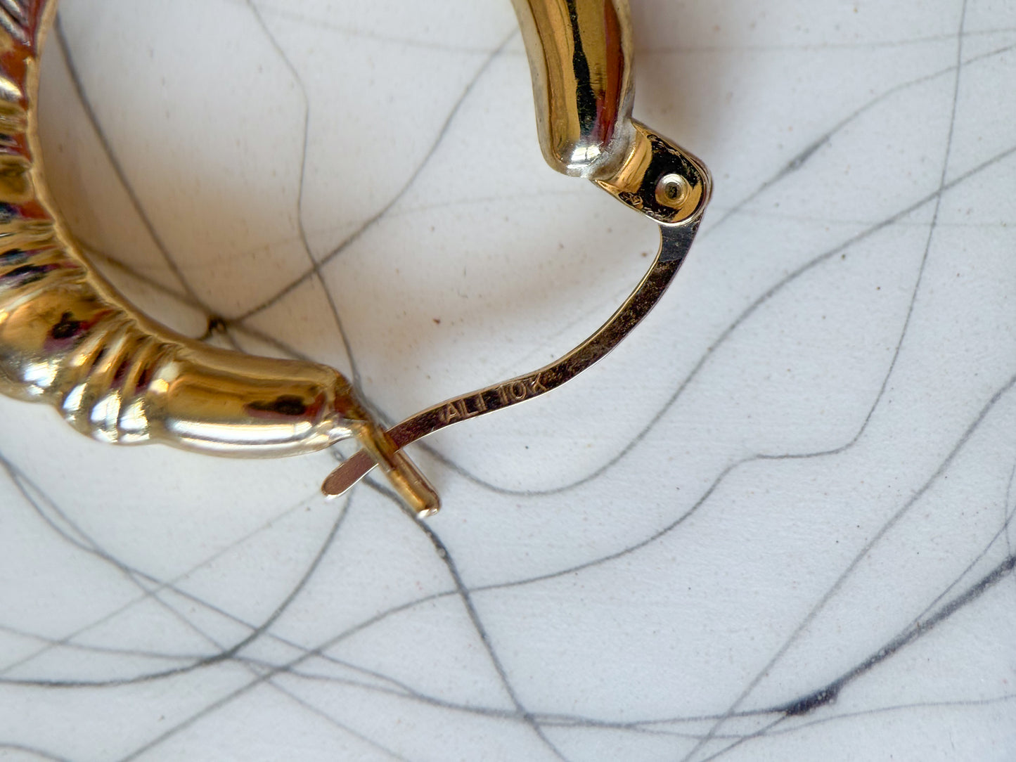 Vintage Scalloped 10k Yellow Gold Hoop Earrings