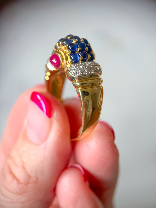 Vintage Cabochon Sapphire Dome 18k Yellow Gold Ring, circa 1990s