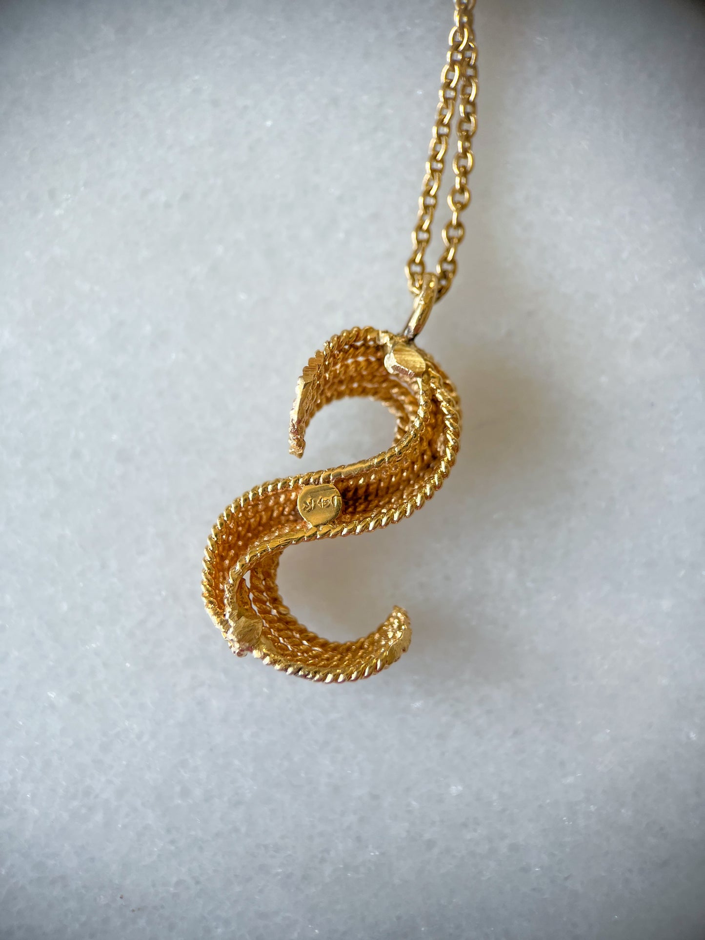 Vintage Woven 'S' 14k Yellow Gold Letter Initial Charm