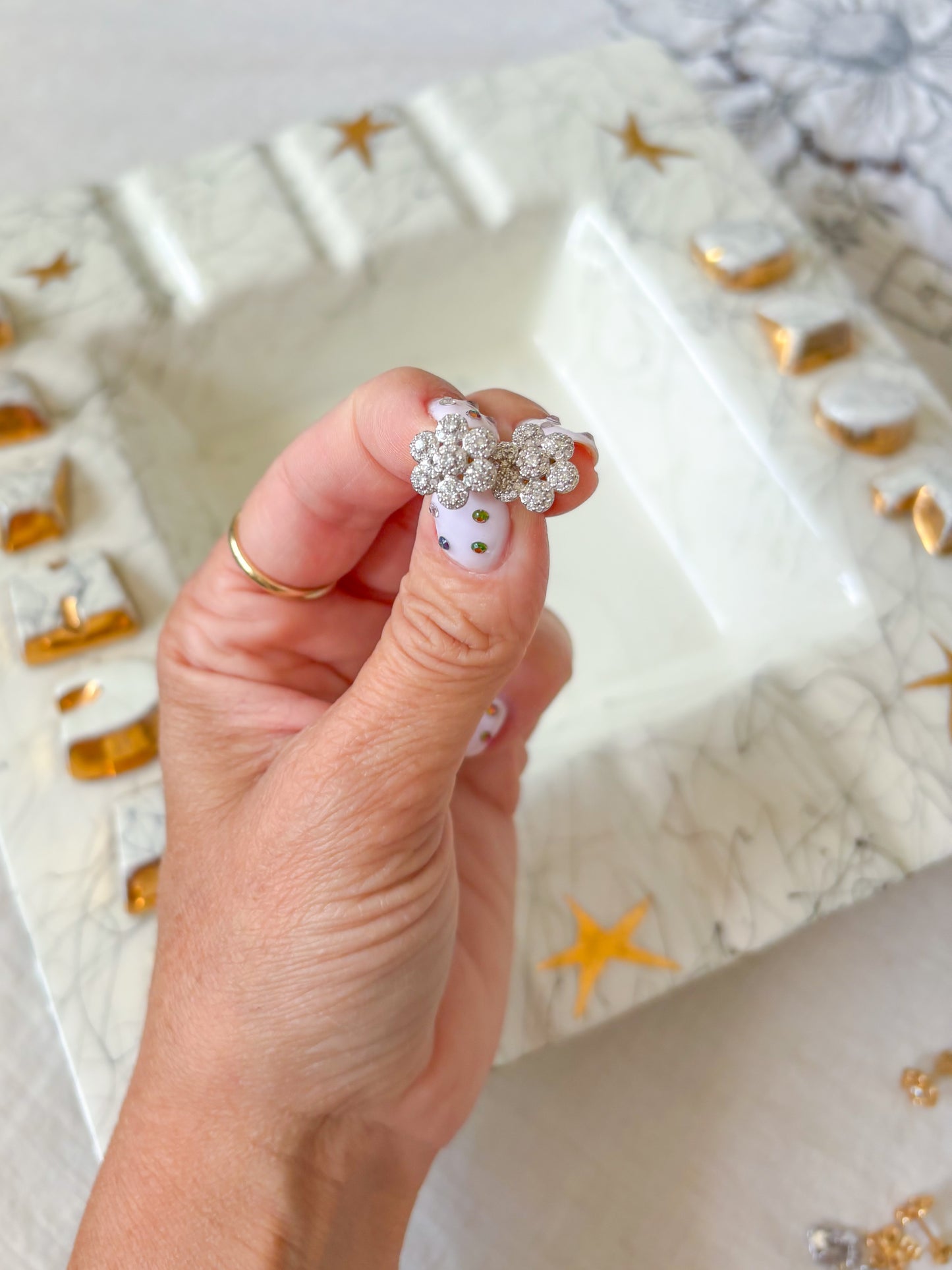 Vintage Natural Diamond Flower 14k Yellow Gold Stud Earrings