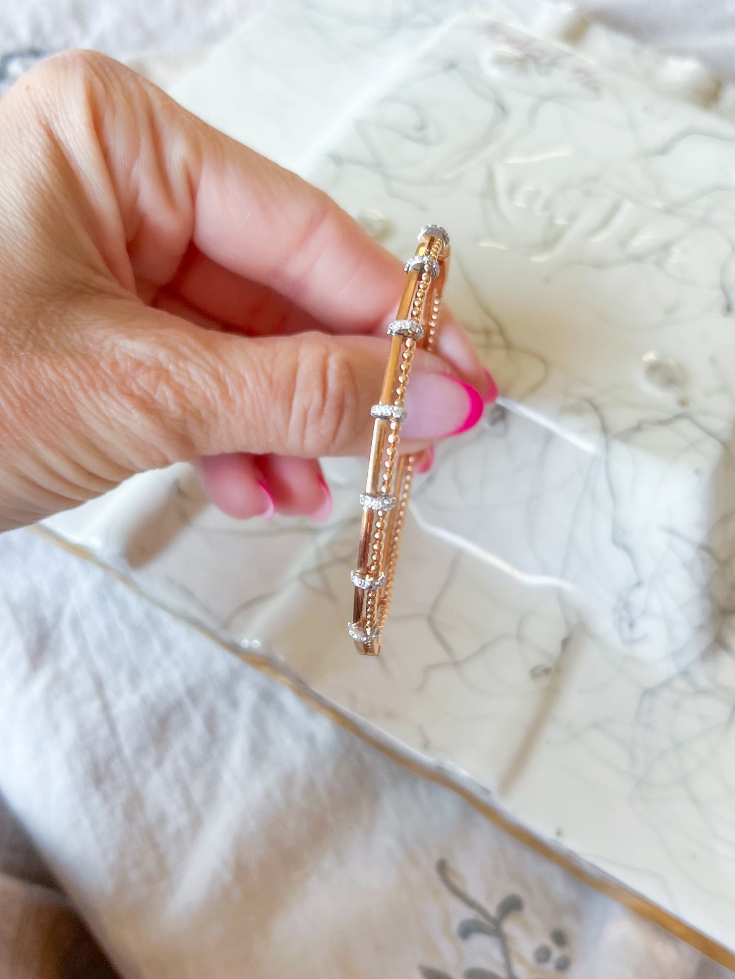 18k Rose Gold Natural Diamond Bangle