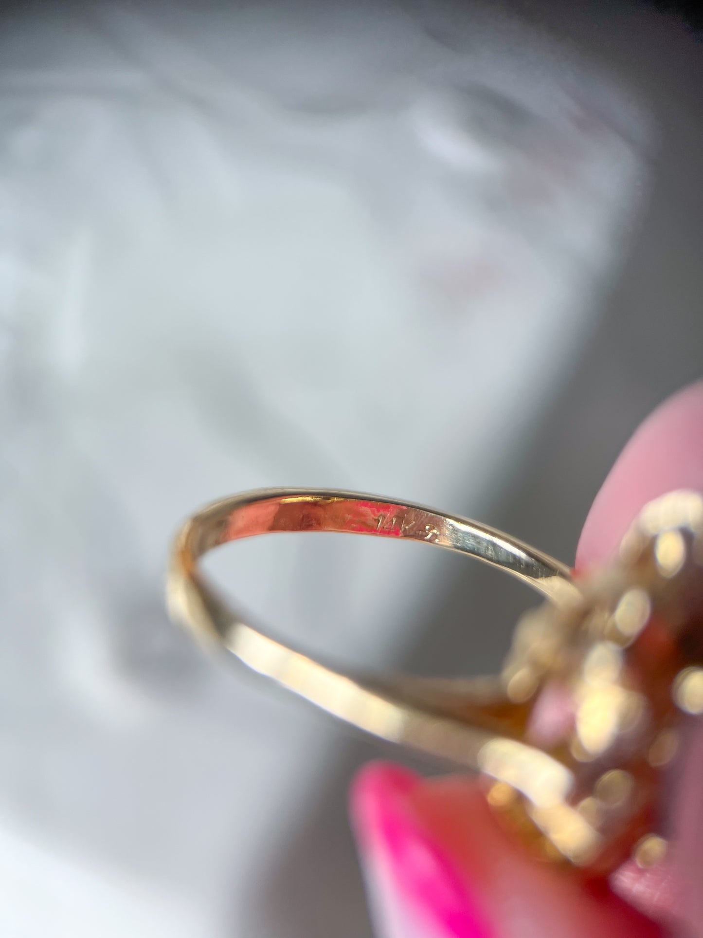Vintage Natural Oval Garnet and Diamond 14k Yellow Gold Ring