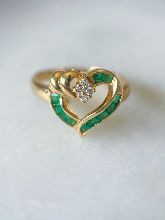 Vintage Natural Emerald and Natural Diamond Heart 14k Yellow Gold Ring