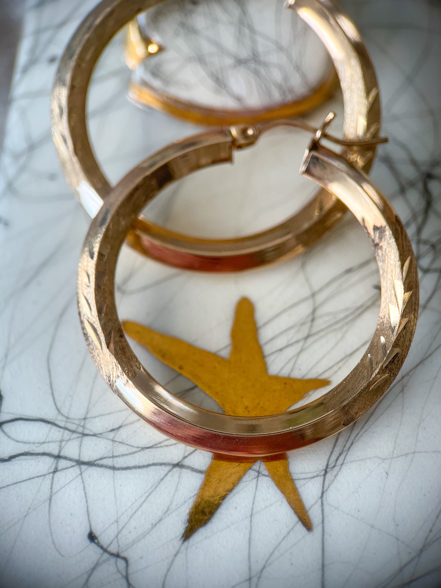 Vintage Floral Faceted Tube Etched 10k Yellow Gold Hoop Earrings