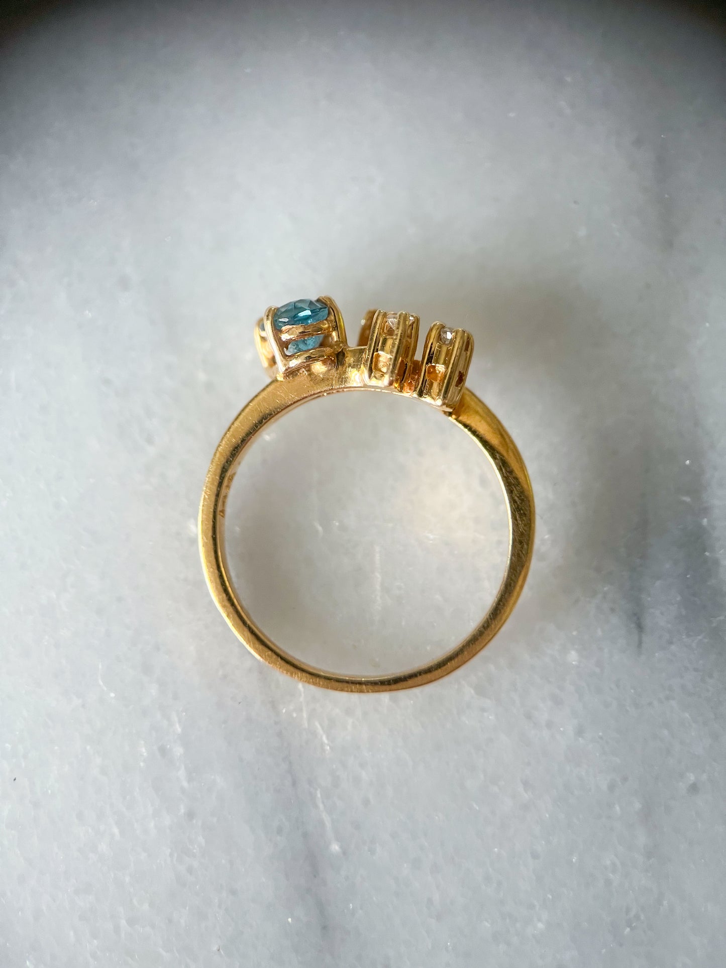 Vintage Natural Aquamarine and Natural Diamond 14k Yellow Gold Ring