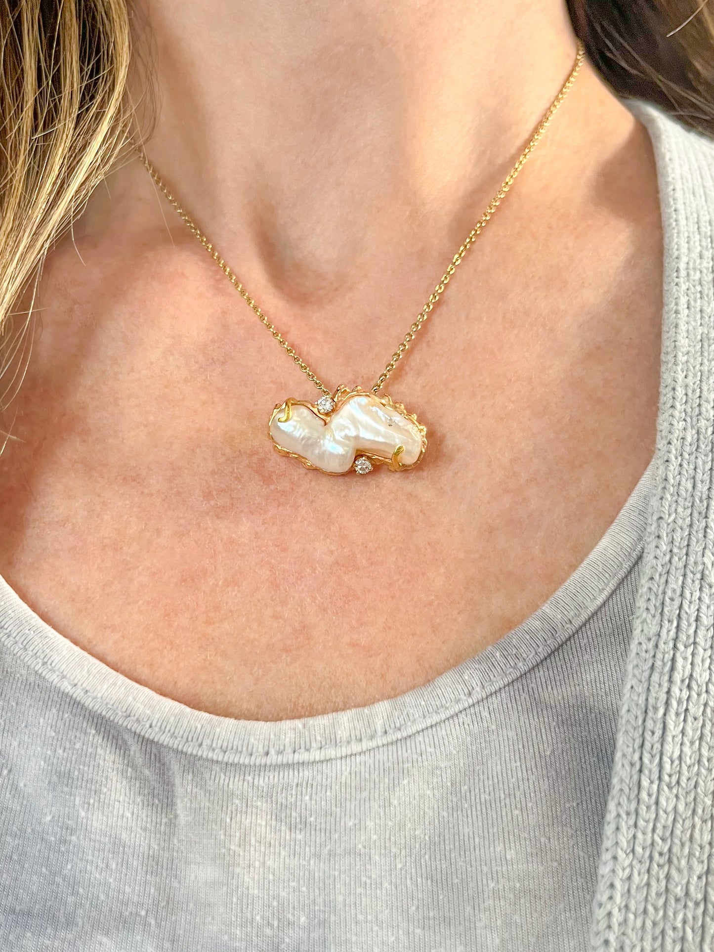 Vintage Pearl and Natural Diamond 14k Yellow Gold Brooch