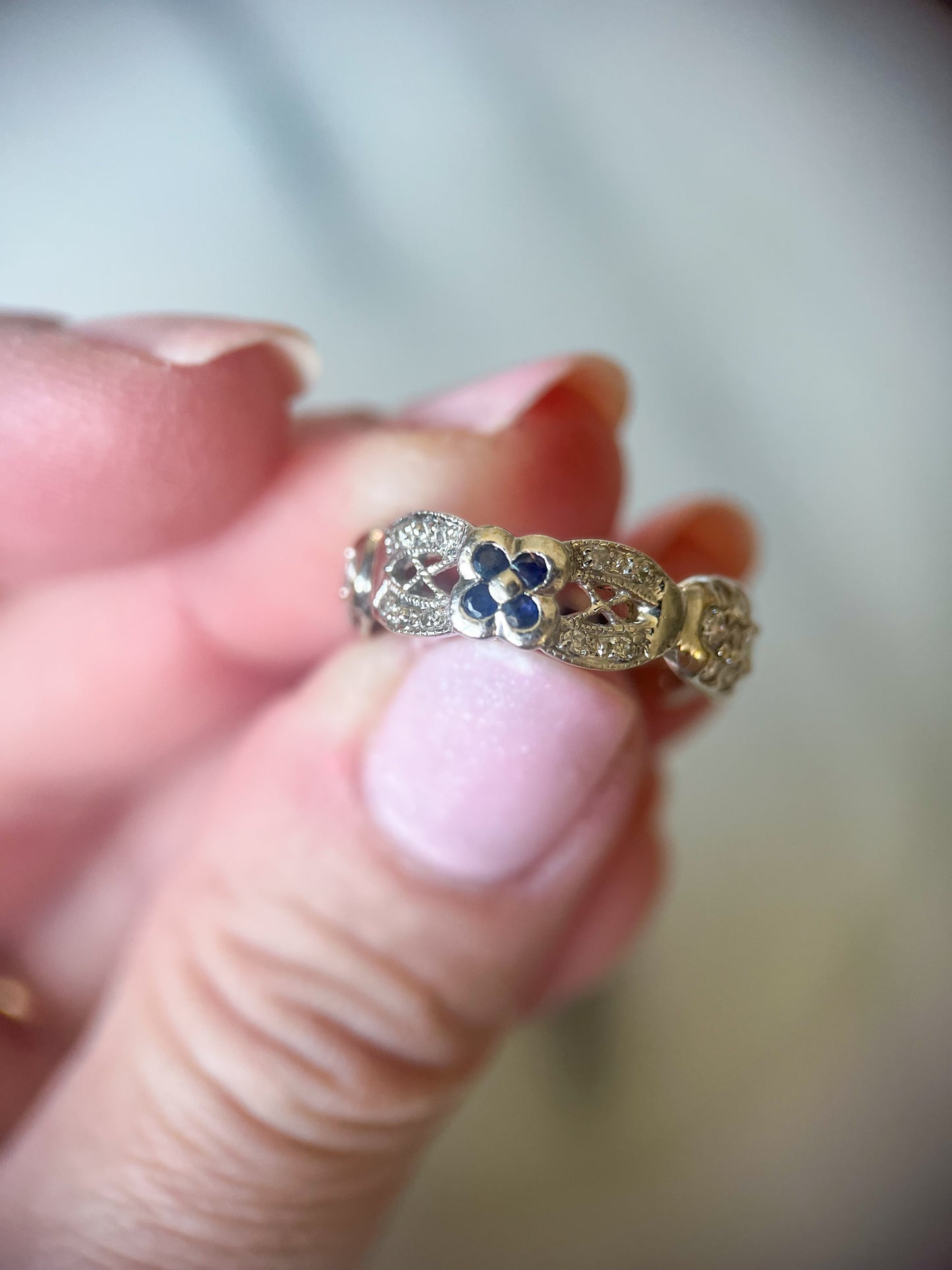 Vintage Natural Sapphire and Diamond Flower 14k White Gold Ring