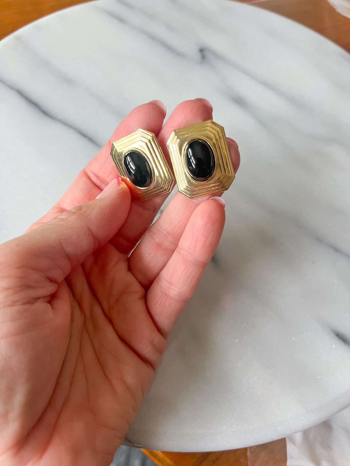 Vintage Oval Onxy and 14k Yellow Gold Stud Earrings