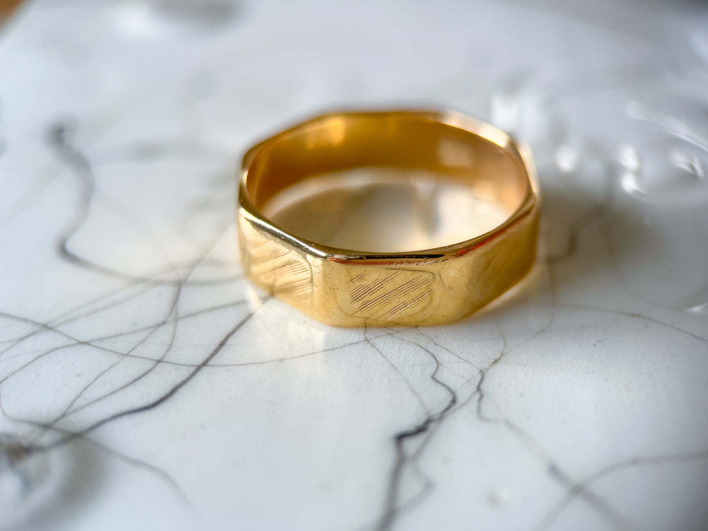 Vintage 14k Yellow Gold Etched Band