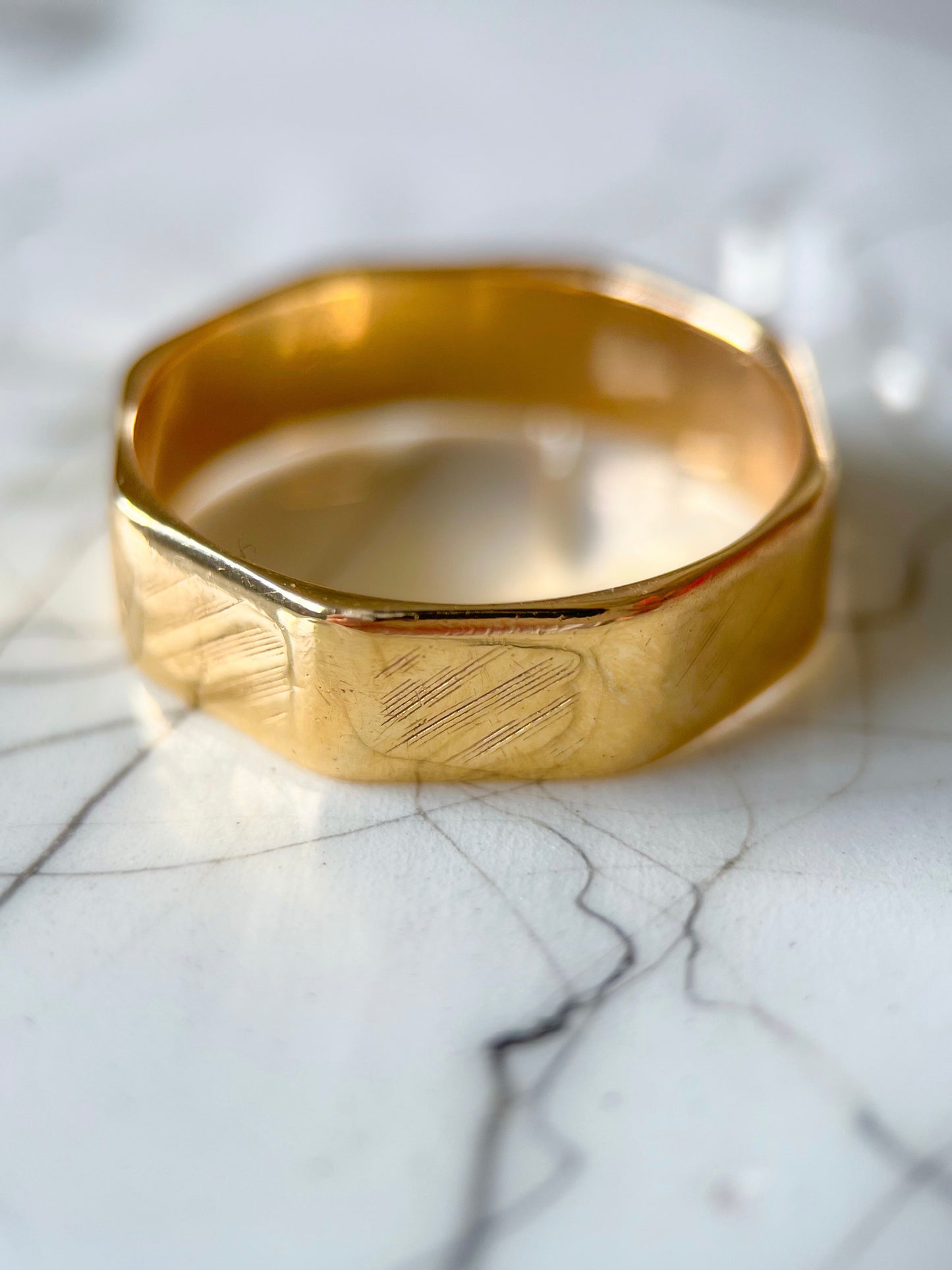Vintage 14k Yellow Gold Etched Band