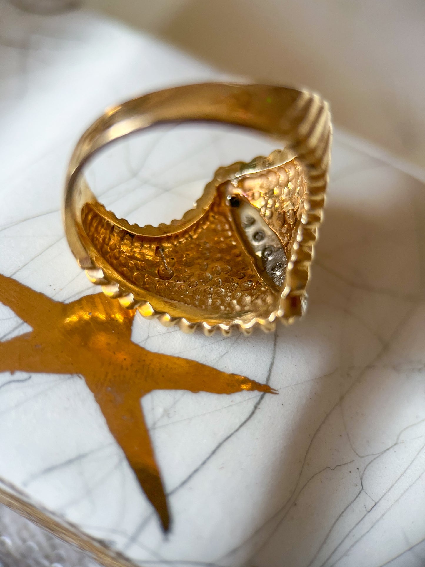 Vintage Natural Diamond Ribbed 14k Yellow Gold Ring