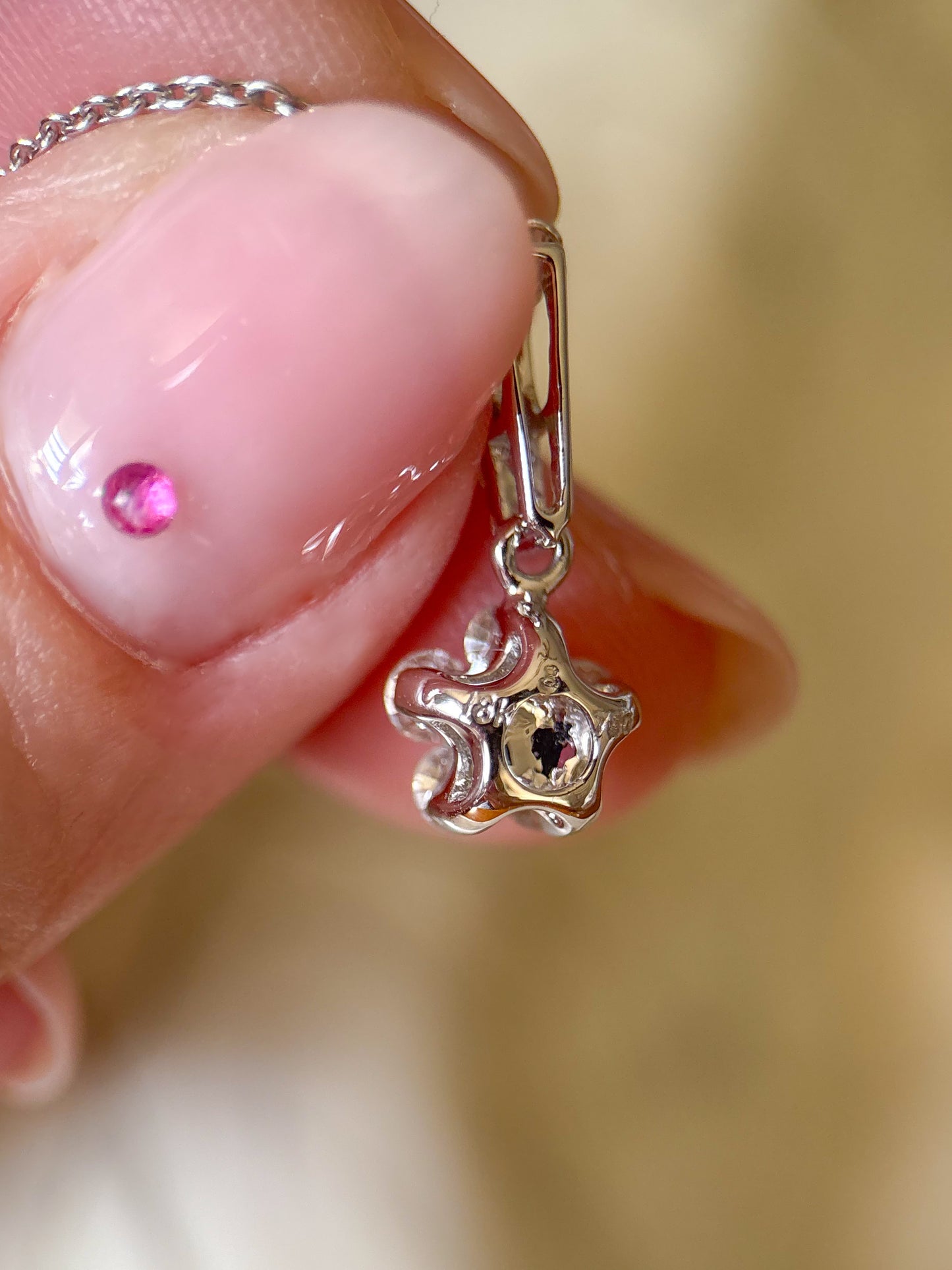 Vintage Natural Diamond Flower 18k White Gold Charm with 17 Inch Chain
