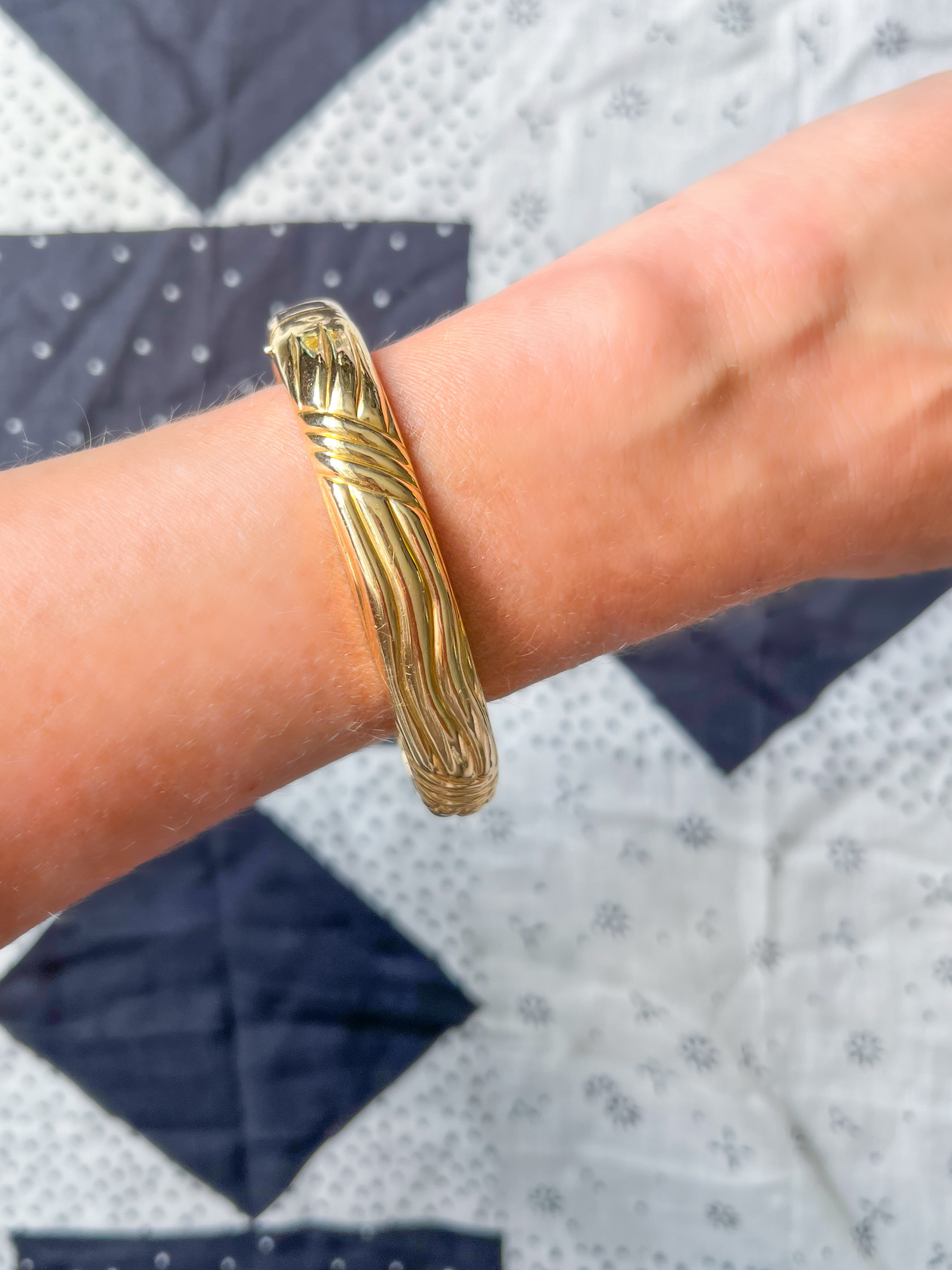 Vintage Wavy 14k Yellow Gold Bangle - Circa 1980s