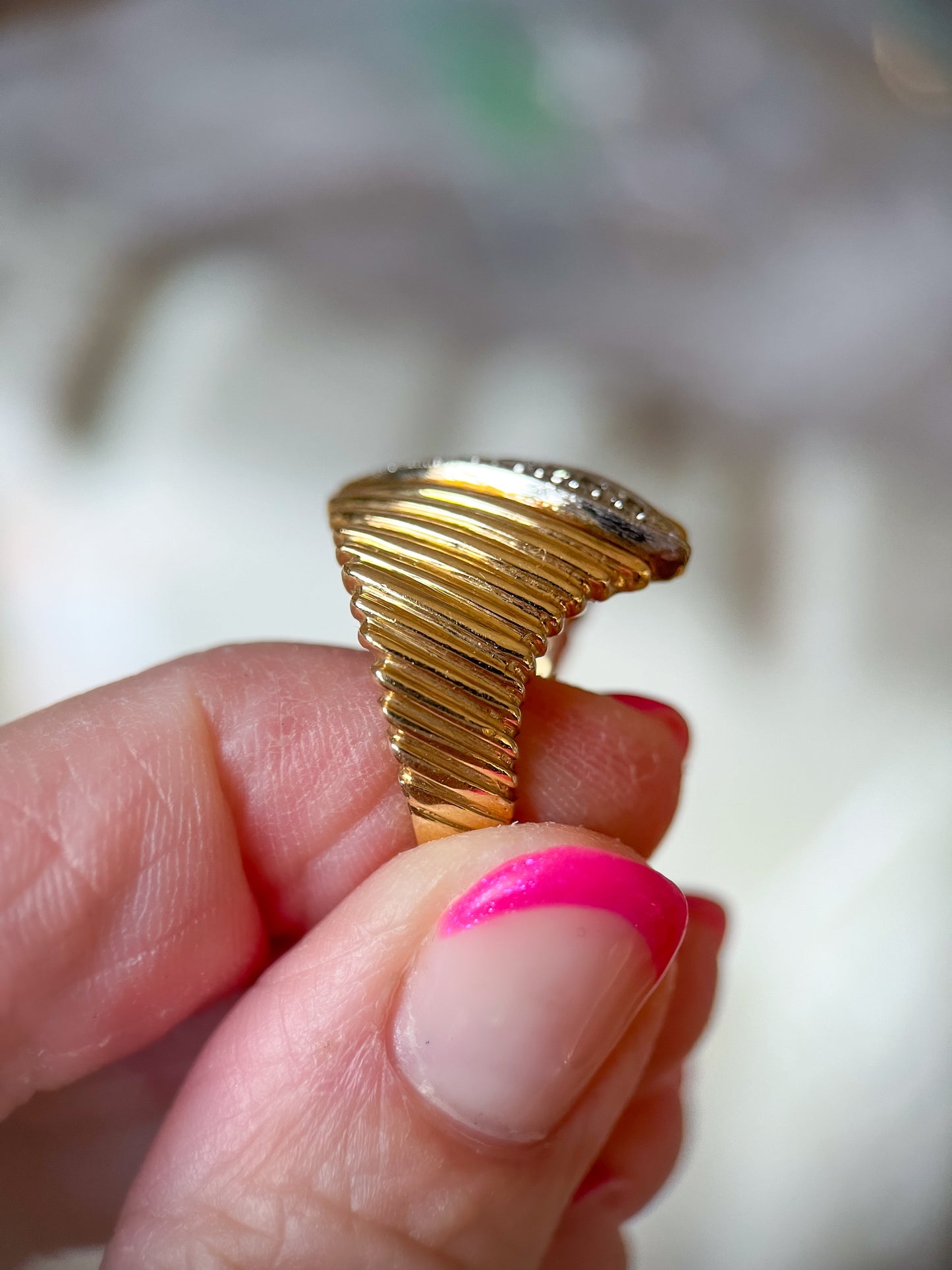 Vintage Natural Diamond Ribbed 14k Yellow Gold Ring