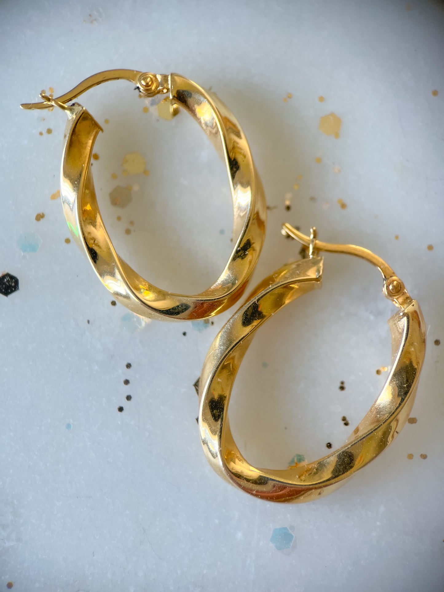 Vintage Oval Twisted 14k Yellow Gold Hoop Earrings