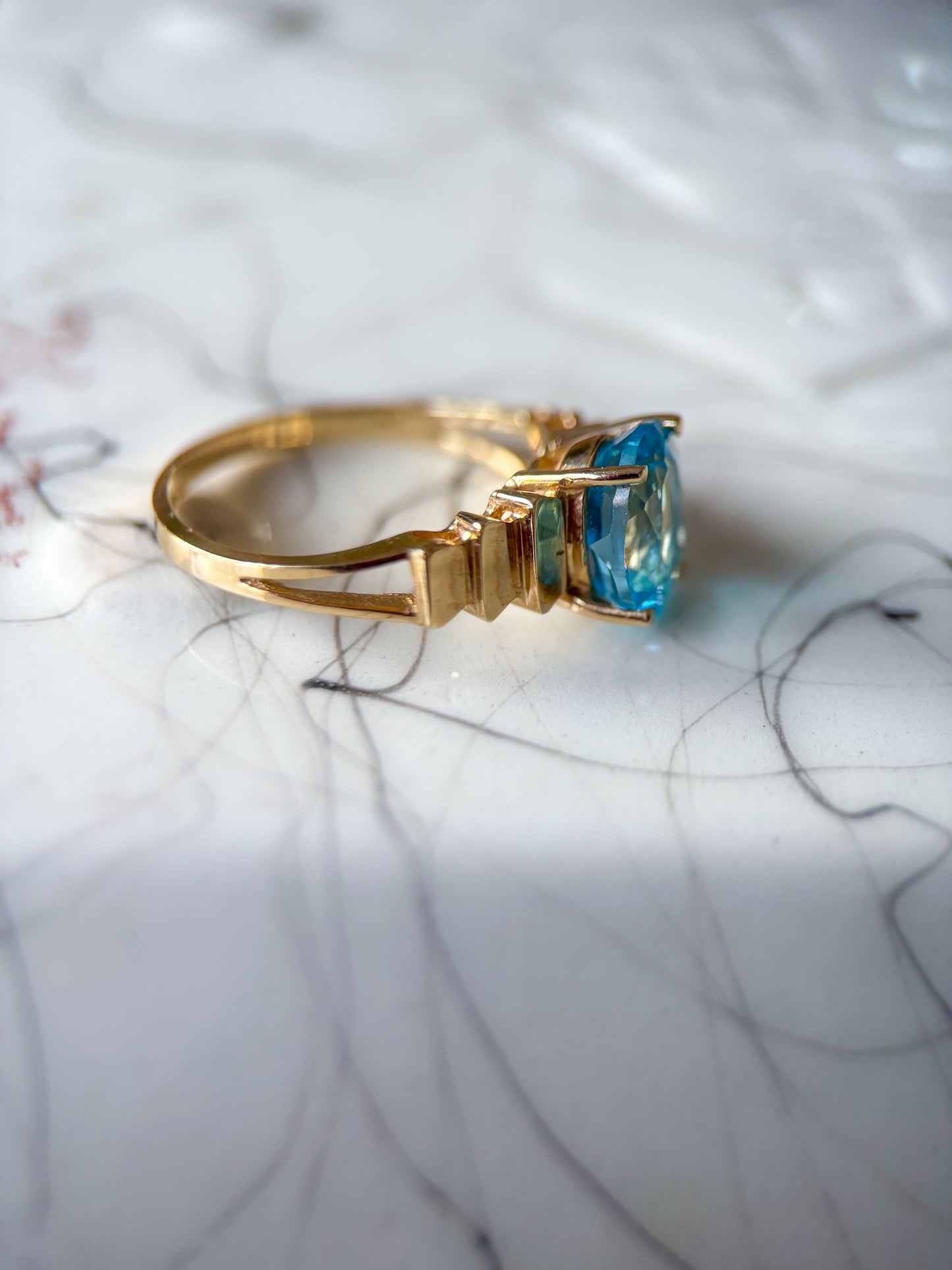 Vintage 10k Yellow Gold with Synthetic Blue Stone