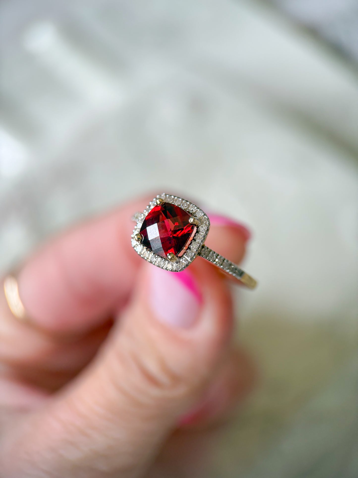 Vintage Semi Precious Garnet and Natural Diamonds 14k Yellow Gold Ring