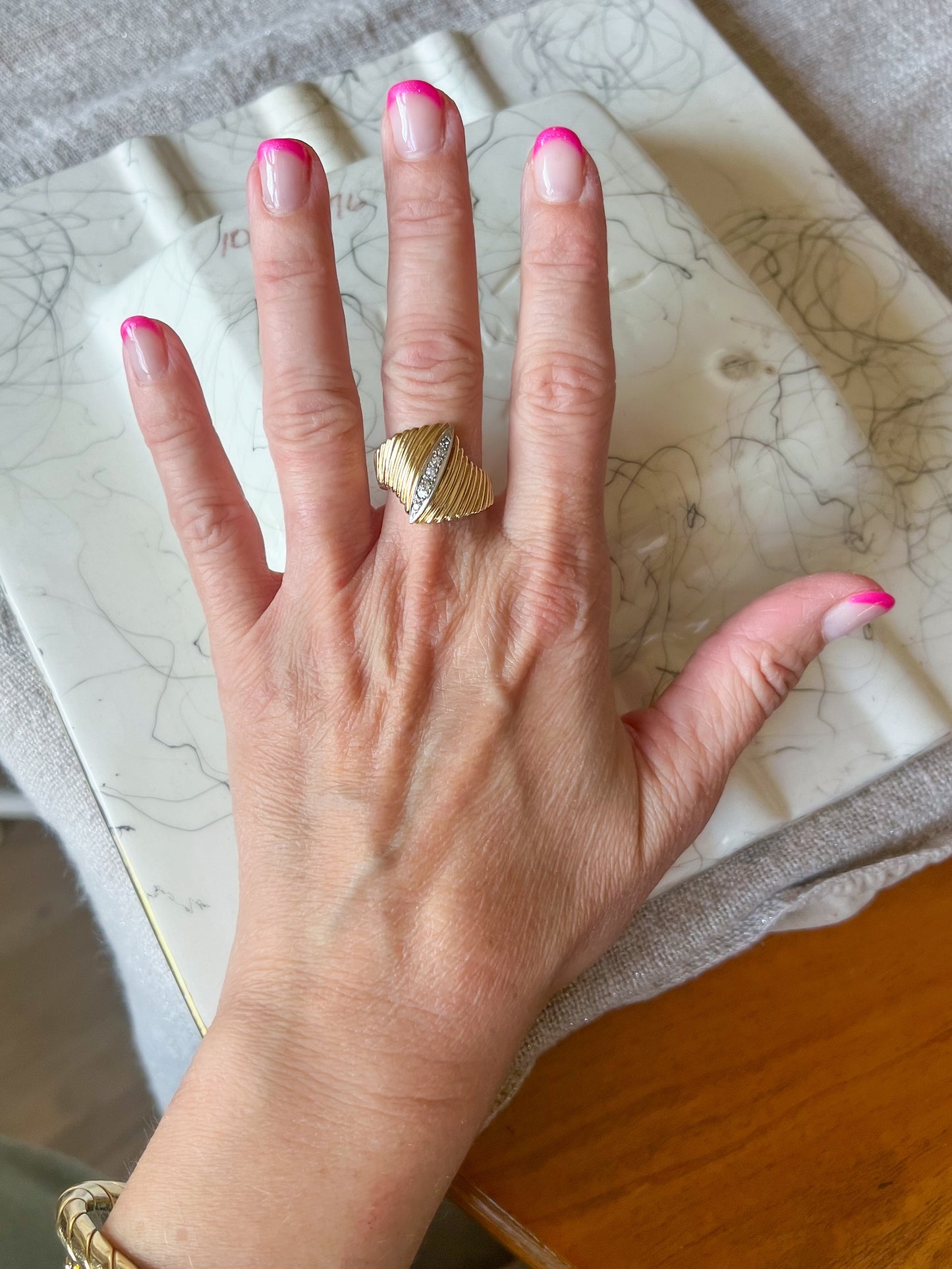 Vintage Natural Diamond Ribbed 14k Yellow Gold Ring