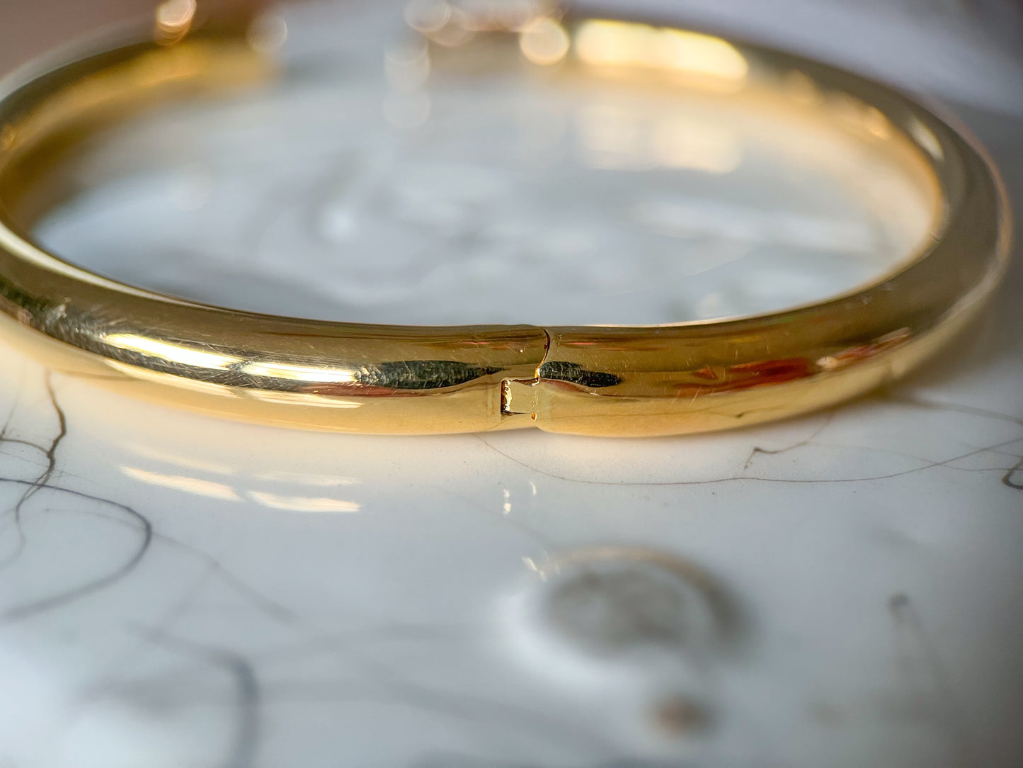 Vintage 18k Yellow Gold Tube Bangle