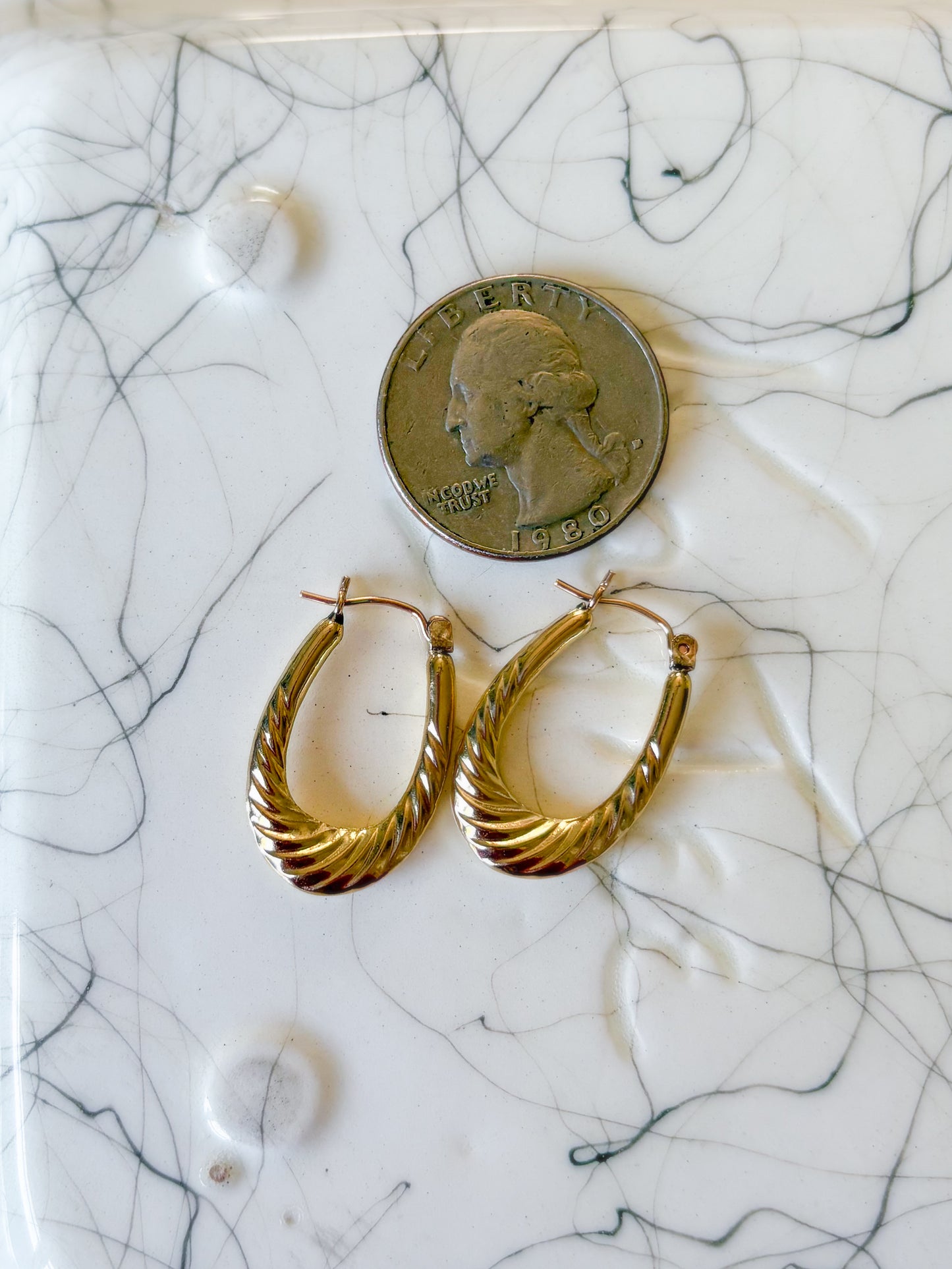 Vintage Twist 10k Yellow Gold Oval Hoop Earrings