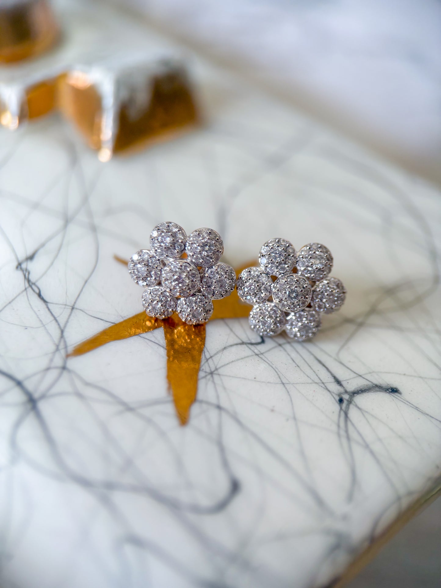 Vintage Natural Diamond Flower 14k Yellow Gold Stud Earrings