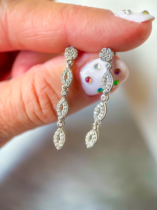 Vintage 14k White Gold Natural Diamond Drop Stud Earrings