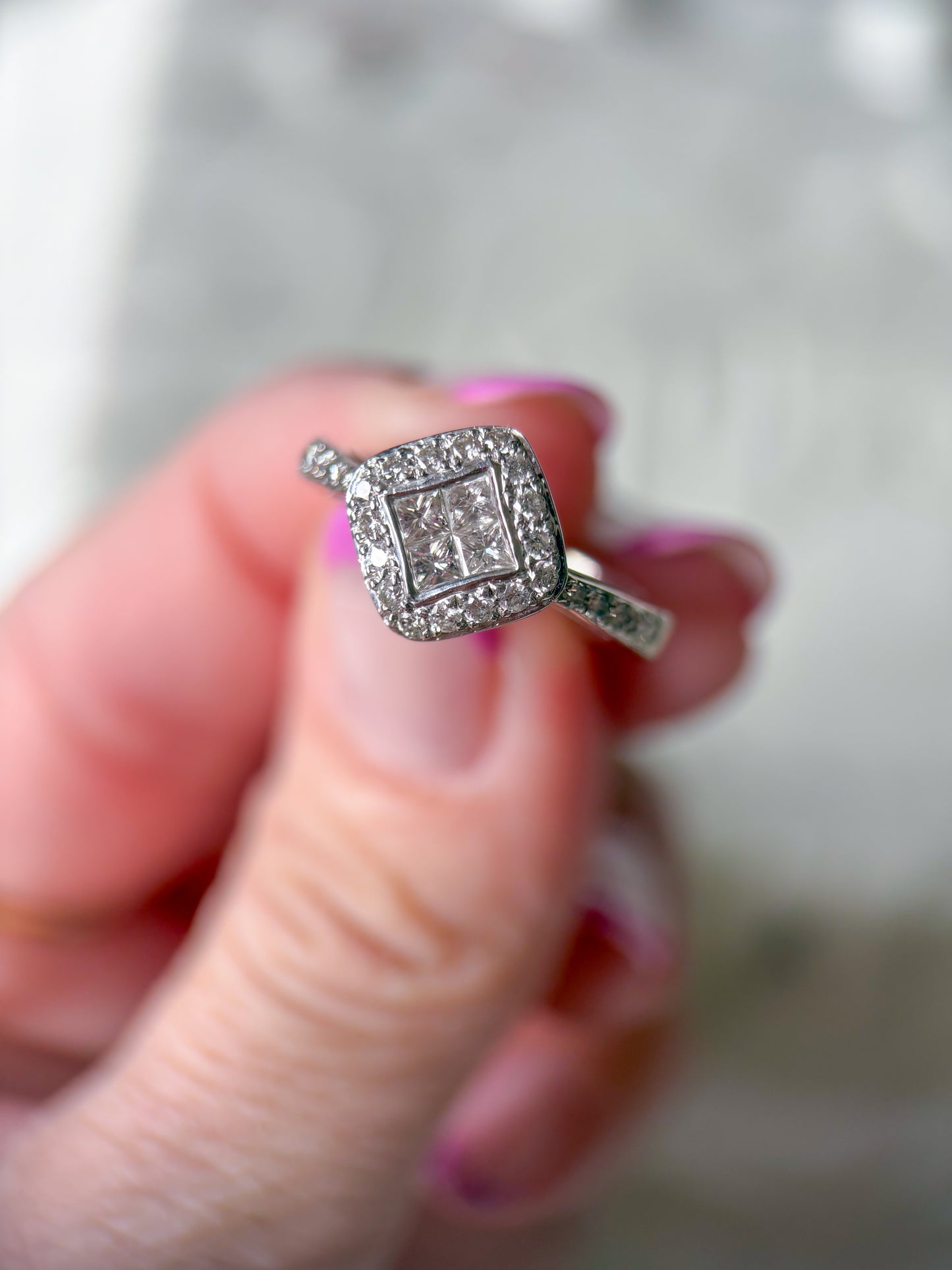Vintage Natural Diamond 18k White Gold Ring