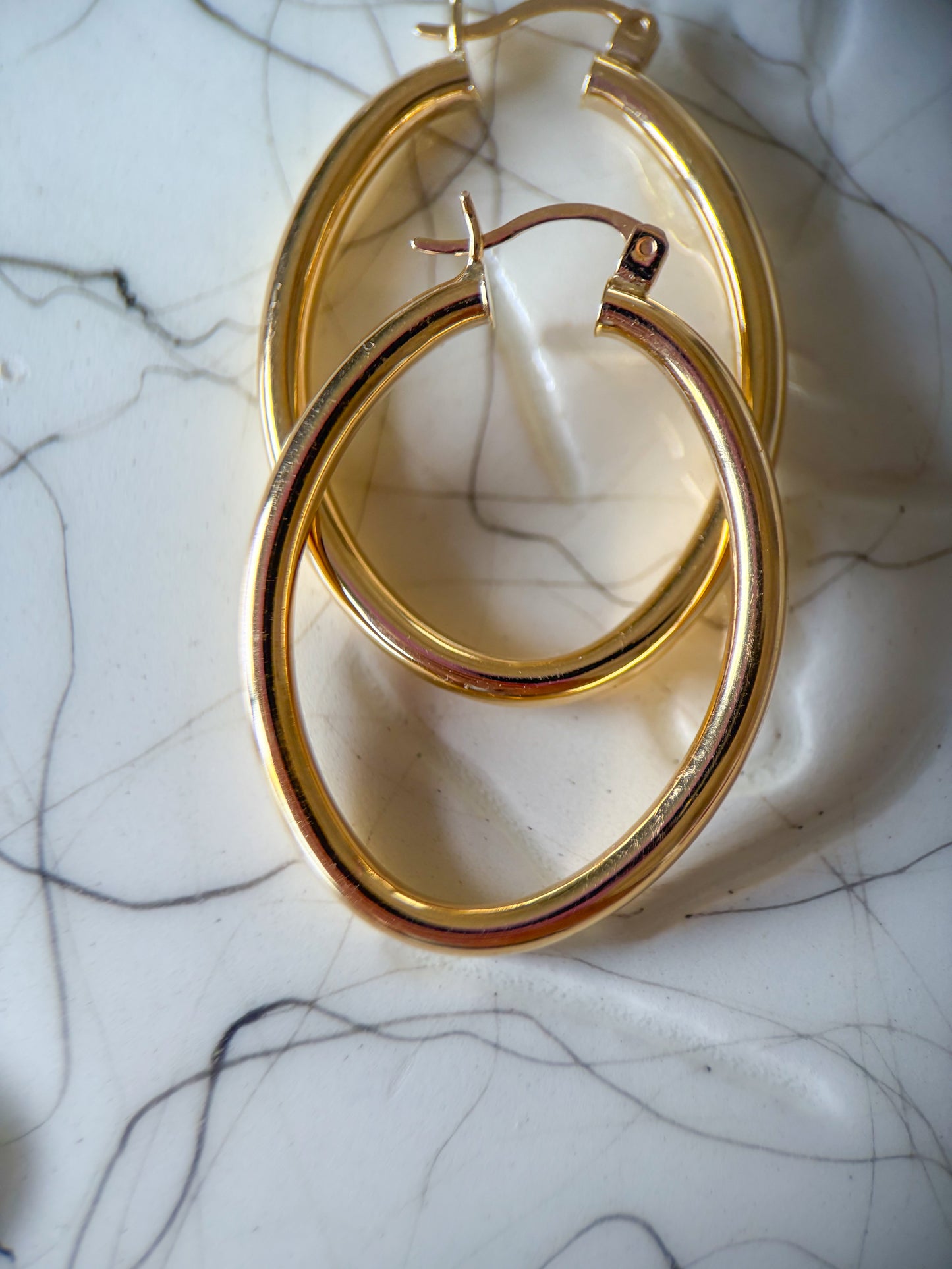 Vintage Oval Tube Hoop 14k Yellow Gold Earrings