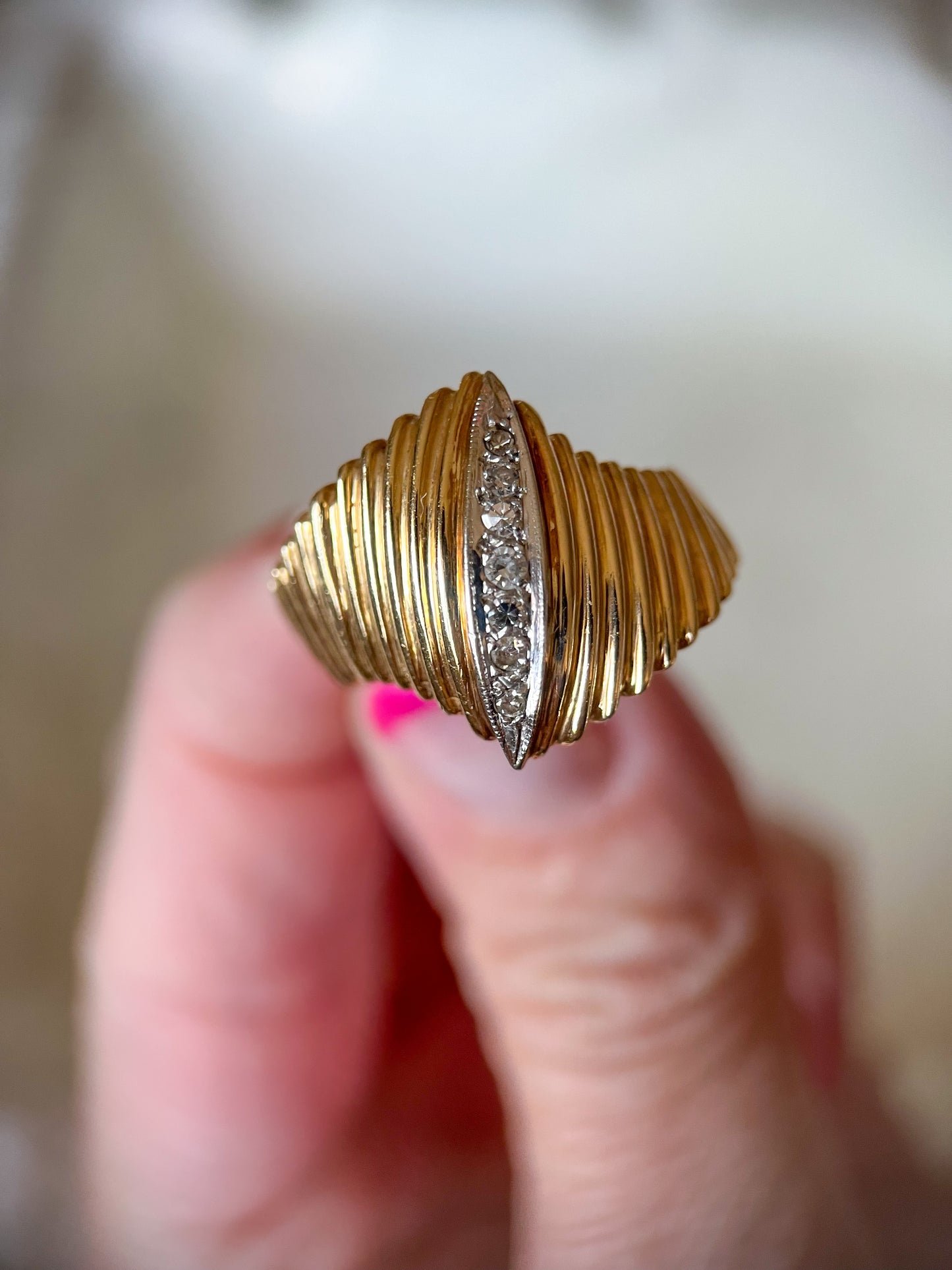 Vintage Natural Diamond Ribbed 14k Yellow Gold Ring