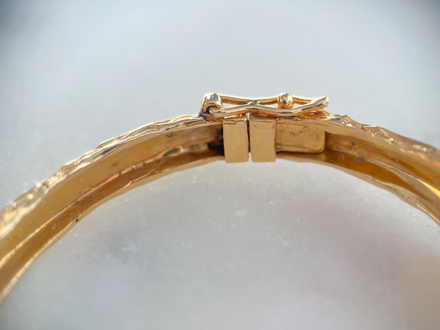 Vintage Textured 14k Yellow Gold Bangle
