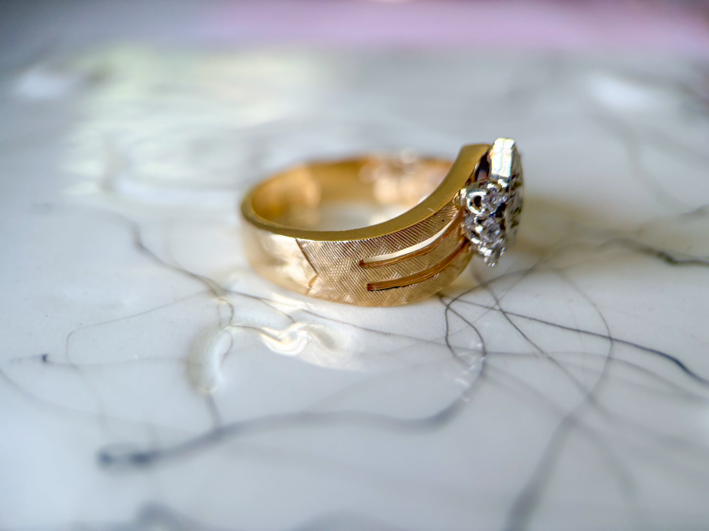 Vintage Natural Diamond 14k Yellow Gold Ring