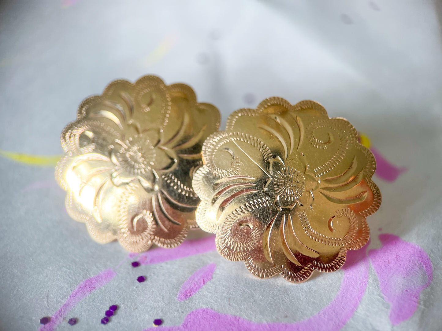 Vintage Scalloped Flat 14k Yellow Gold Stud Earrings